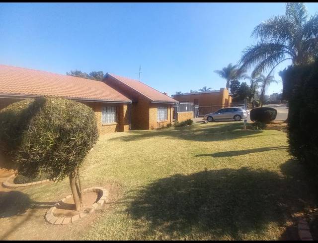 4 BEDROOM HOUSE FOR SALE IN LAUDIUM